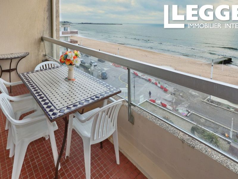 A louer STUDIO  32 M2 TERRASSE PIEDS DANS L'EAU LA BAULE ESCOUBLAC
