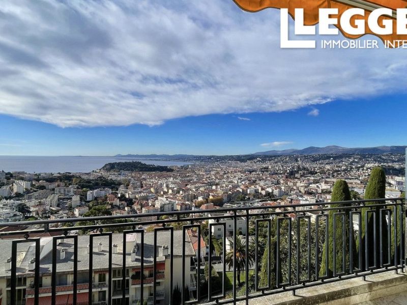 Luxury 1-bedroom apartment for rent, 60 m², with terrace, beachfront, Nice