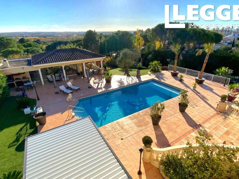 Mansion for rent in Béziers