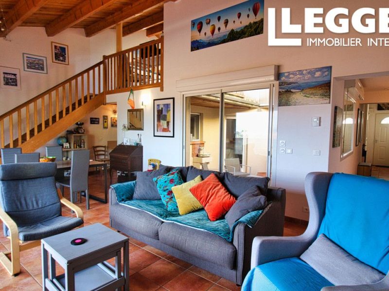 For rent: 4-room duplex apartment, 103 m², terrace, Clermont-l'Hérault