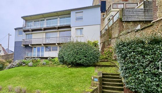 A vendre villa d'architecte 209 M&sup2; 7 PIECES VUE MER FECAMP