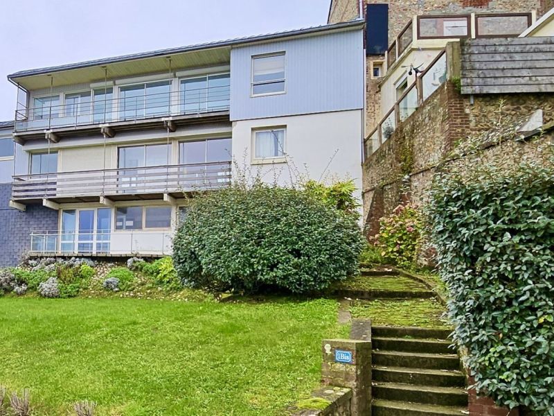 A vendre villa d'architecte 209 M&sup2; 7 PIECES VUE MER FECAMP