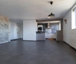 A louer APPARTEMENT T4 82 M2  BEZIERS