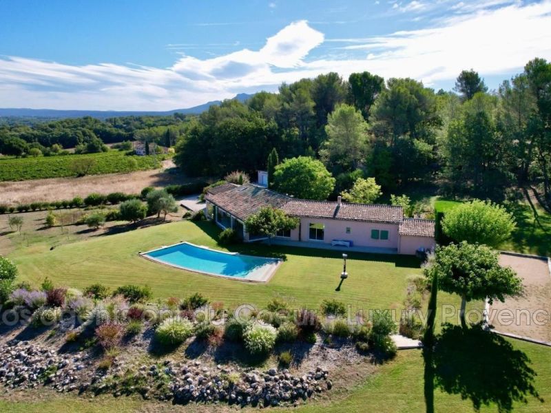 A louer MAISON  6 PIECES 202 M2  PEYNIER