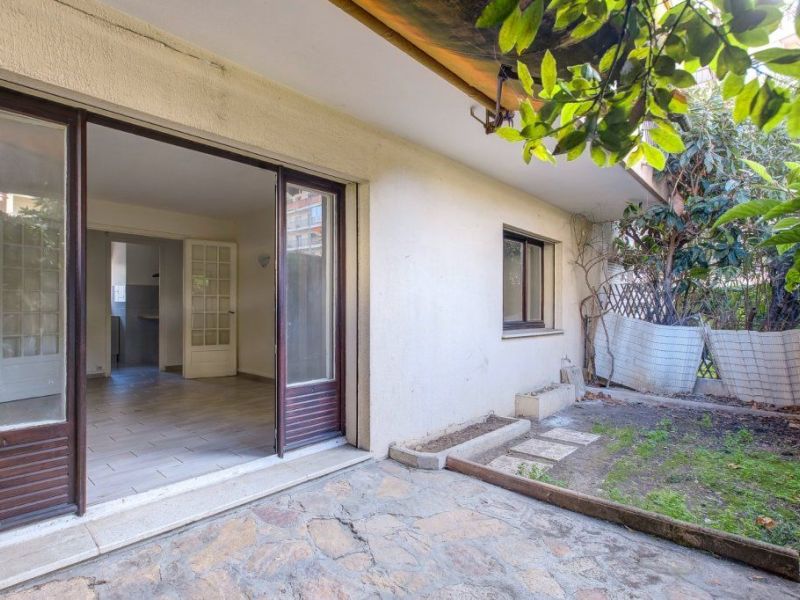 For rent: 1-bedroom apartment, 42 m², terrace, seaside, Le Cannet