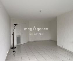 For rent: 2-bedroom apartment, 71 m², beachfront, Les Sables d'Olonne