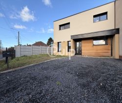 Contemporary house for rent in Bapaume