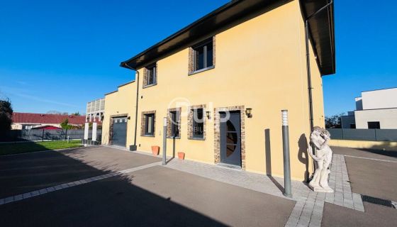 Contemporary house for rent in Arras