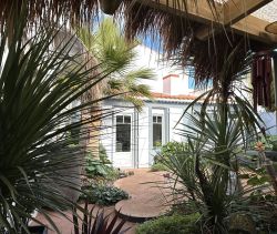 For sale: 6-room house, 175 m², seafront, Saint Gilles Croix de Vie