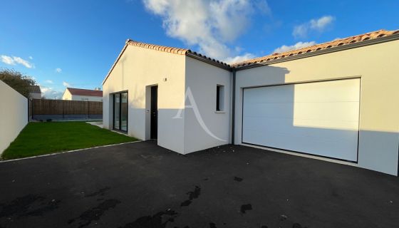 For sale: 4-room house, 120 m², Saint-Hilaire-la-Forêt