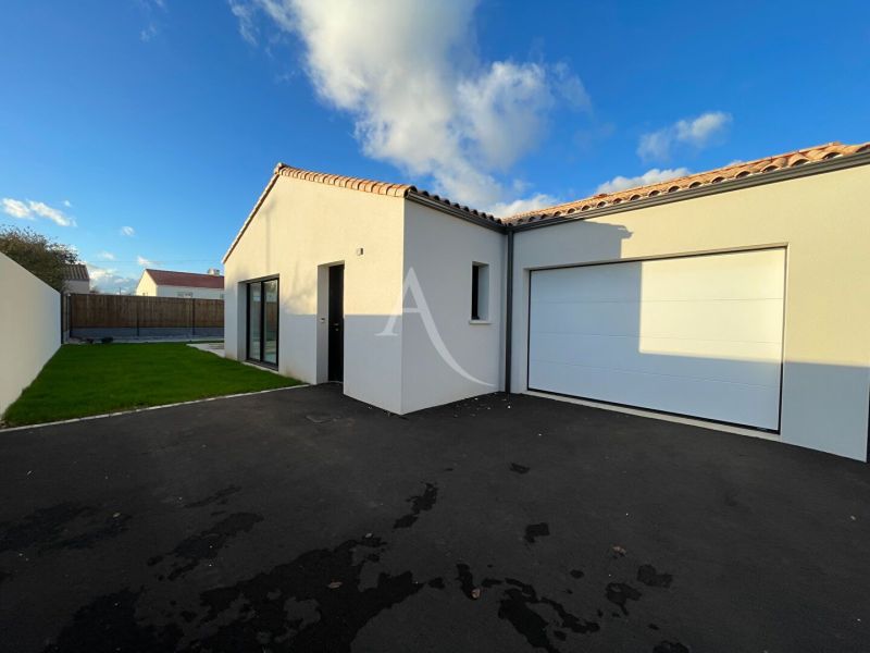 For sale: 4-room house, 120 m², Saint-Hilaire-la-Forêt