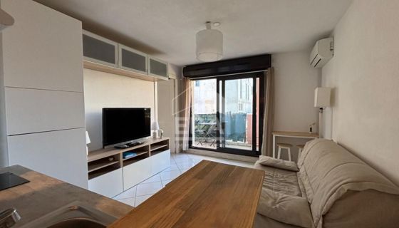 A louer APPARTEMENT T2 32 M2 TERRASSE BORD DE MER CAGNES SUR MER