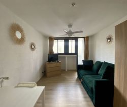 A louer STUDIO  20 M2  MARSEILLE 5EME