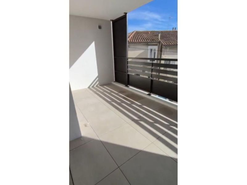 A louer APPARTEMENT T3 70 M2 TERRASSE  NIMES