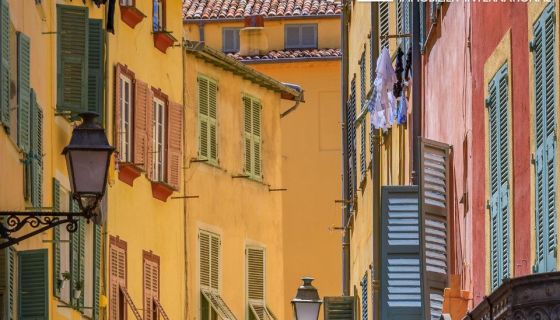 For rent: 2-bedroom apartment, 59 m², beachfront, Nice