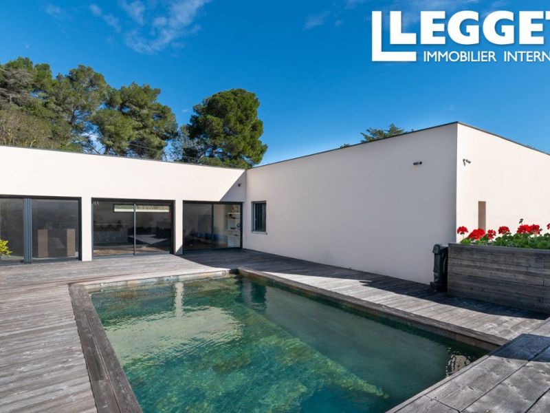 Contemporary house for rent by the sea in Narbonne