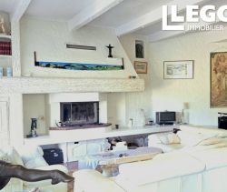 A louer MAISON  10 PIECES 300 M2  LEVENS