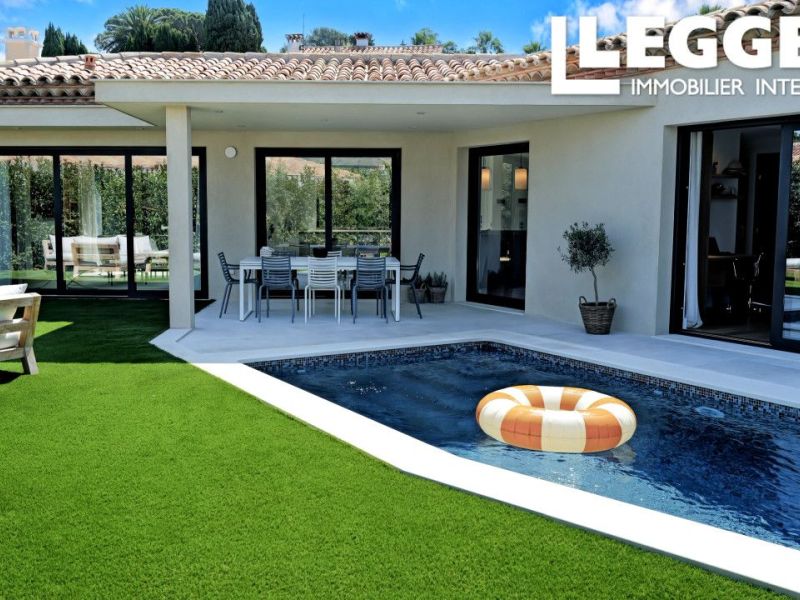 For sale: 4-room house, 167 m², seafront, Sainte-Maxime