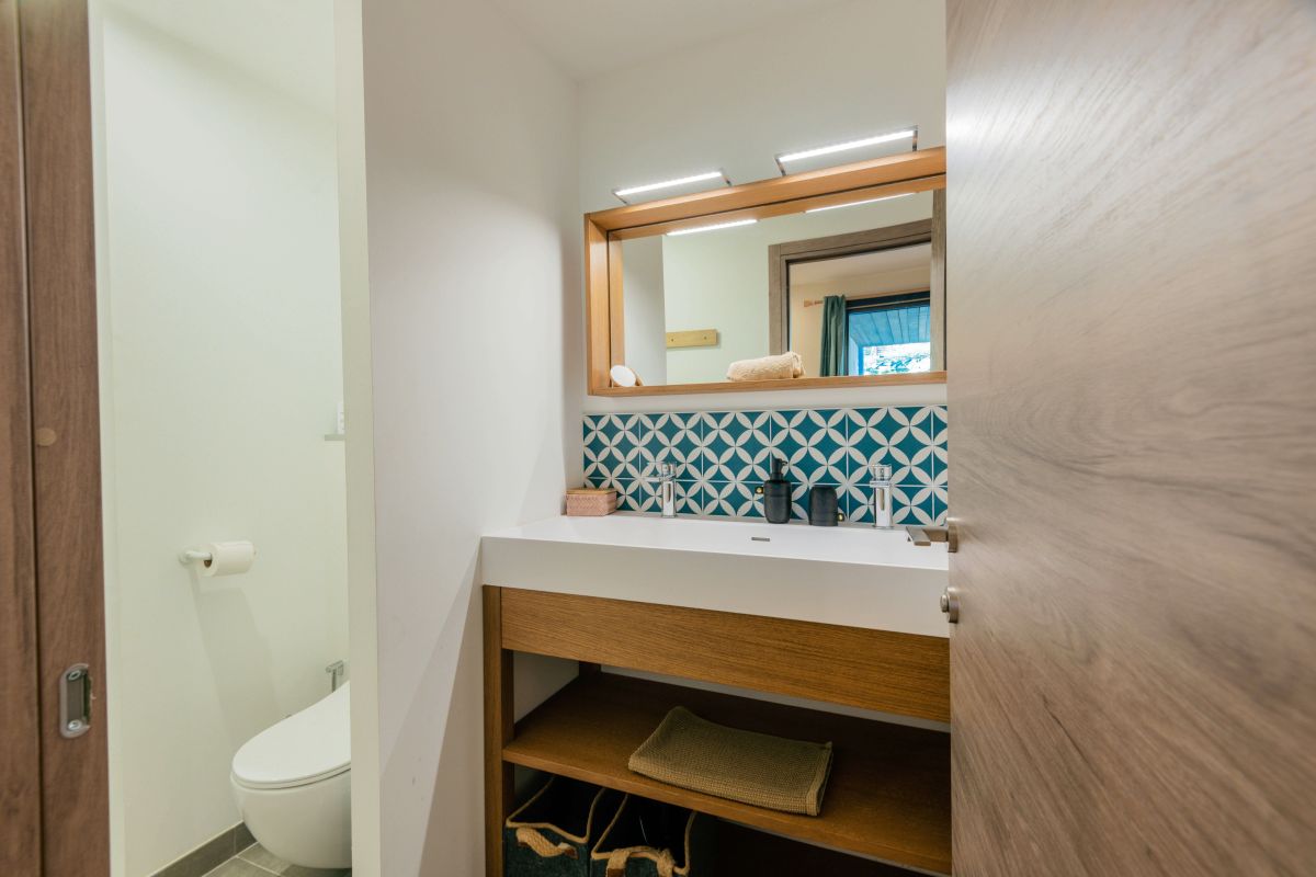 0b6814f90ac2384e3d9662dba7c7382f