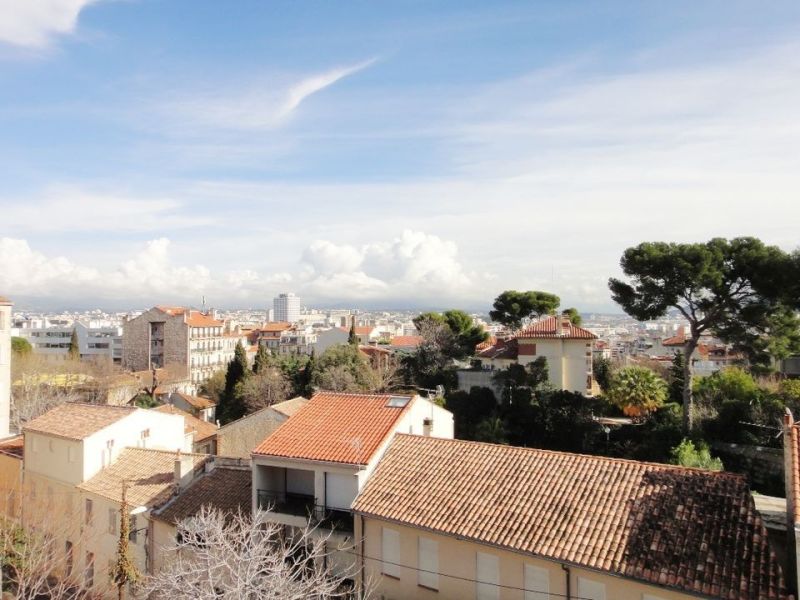 A louer APPARTEMENT T4 70 M2 TERRASSE  MARSEILLE 8EME