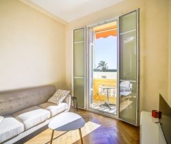 A louer APPARTEMENT DE PRESTIGE T3 60 M2 BORD DE MER NICE