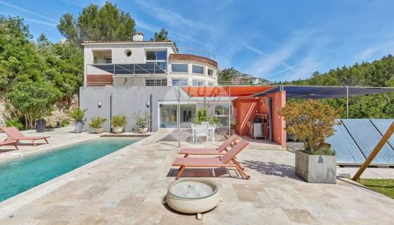 For sale: Architect-designed house in Roquevaire