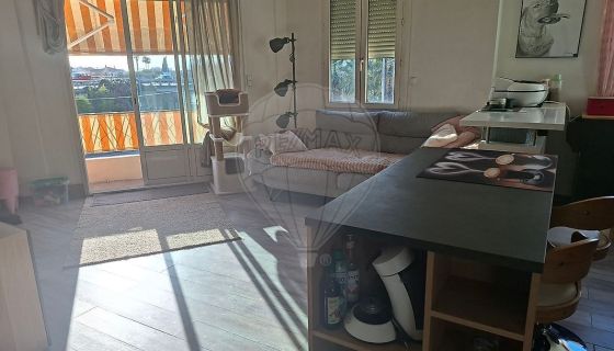 For rent: 2-bedroom apartment, 62 m², seaside, Antibes