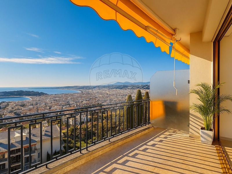 Luxury 1-bedroom apartment for rent, 61 m², with terrace by the sea in Nice.