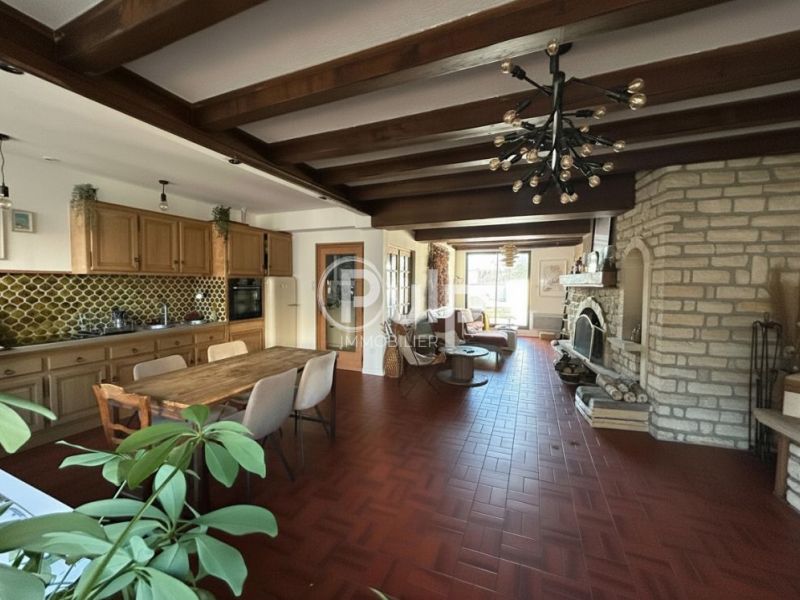 For rent: 2-bedroom apartment, 85 m², terrace, Carvin