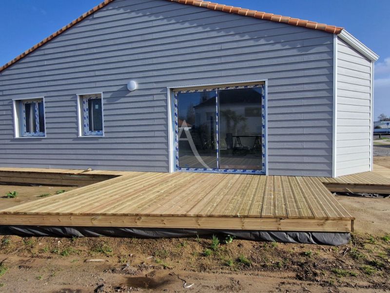 A vendre MAISON  5 PIECES 118 M2 BORD DE MER TALMONT SAINT HILAIRE