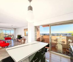 A louer APPARTEMENT T5 100 M2 TERRASSE VUE MER CAGNES SUR MER