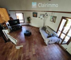 Architect-designed house for rent by the sea in Vitrolles