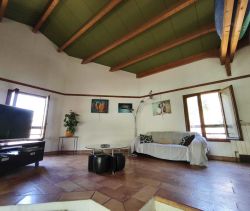 Architect-designed house for rent by the sea in Vitrolles