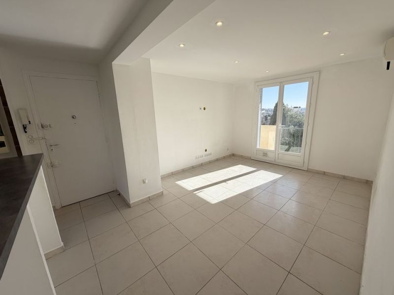 For rent: 4-room apartment, 63 m², Marseille 13th arrondissement