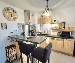 For rent: 2-bedroom apartment, 56 sq m, terrace, Marseille 13th arrondissement