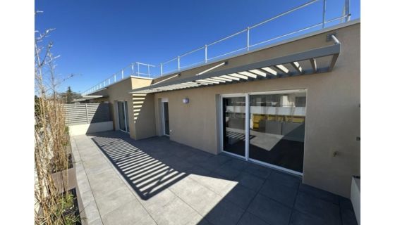 A louer APPARTEMENT T4 95 M2 TERRASSE  NIMES