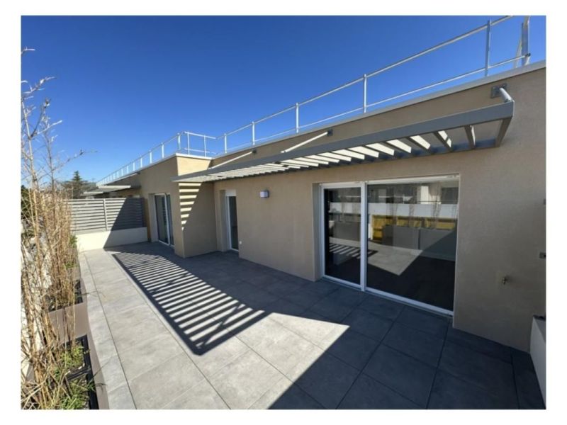 A louer APPARTEMENT T4 95 M2 TERRASSE  NIMES