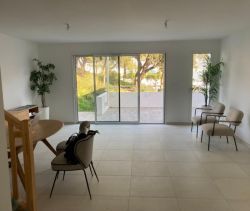 For rent: 4-room house, 92 m², beachfront, La Seyne-sur-Mer