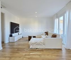 A louer APPARTEMENT T3 72 M2  NIMES