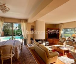 Contemporary house for rent in La Colle-sur-Loup