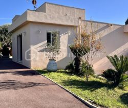 Contemporary house for rent in La Colle-sur-Loup