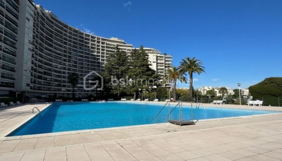 ESTUDIO DE 17m² A POCOS PASOS DE LA PLAYA EN MANDELIEU LA NAPOULE