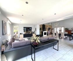 Mansión en alquiler junto al mar en Poussan