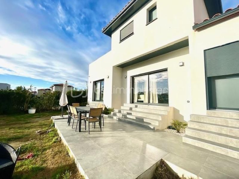 Contemporary house for rent in Villelongue de la Salanque