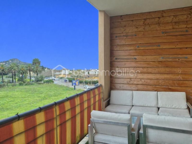 A louer APPARTEMENT T3 67 M2 TERRASSE BORD DE MER HYERES