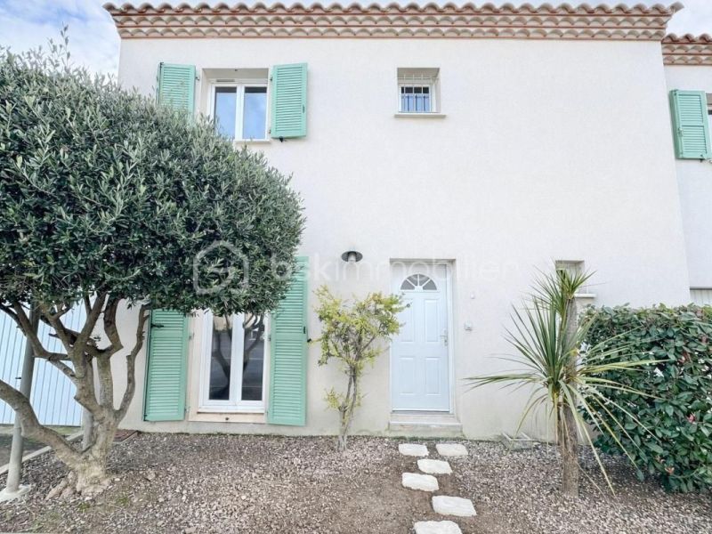 Se alquila casa de 5 habitaciones, 99 m², junto al mar, Cers