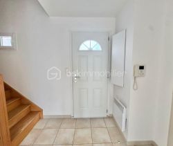 Se alquila casa de 5 habitaciones, 99 m², junto al mar, Cers