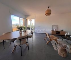 A louer APPARTEMENT DE PRESTIGE T4 82 M2 TERRASSE VUE MER BANDOL