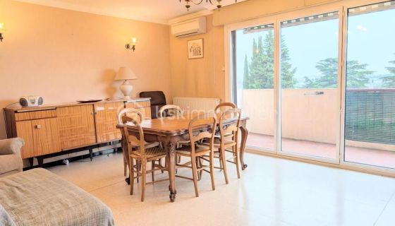 A louer APPARTEMENT T4 88 M2  NIMES