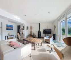 A louer MAISON  CONTEMPORAINE BORD DE MER SIX FOURS LES PLAGES